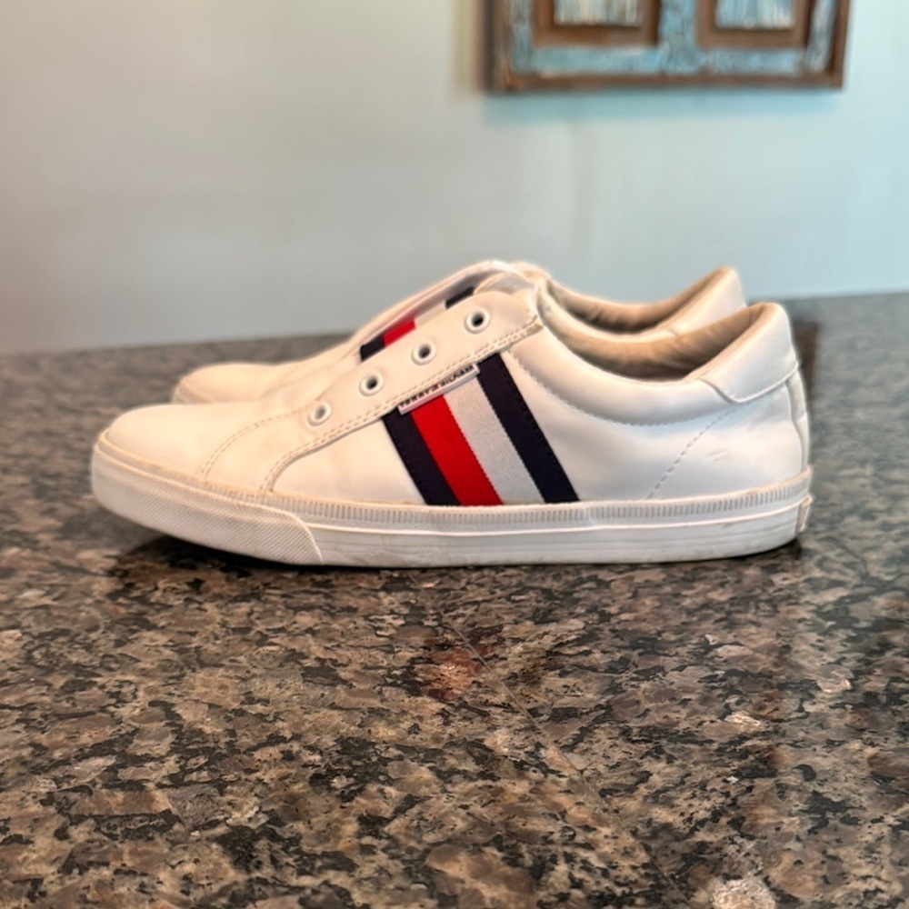 Tommy Hilfiger Classic White Sneakers with Red and Blue Stripes 8M